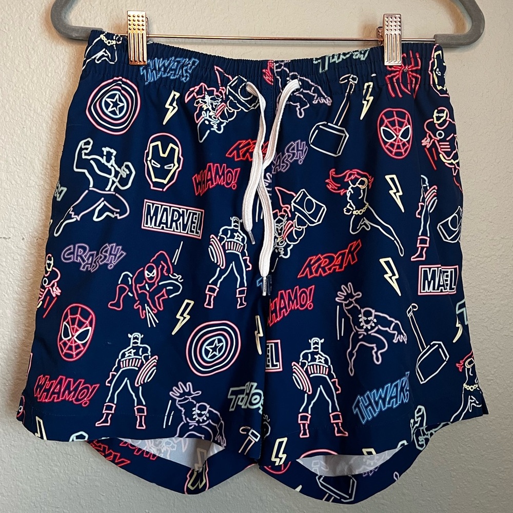 Chubbies Navy Marvel men’s bathing suit size small